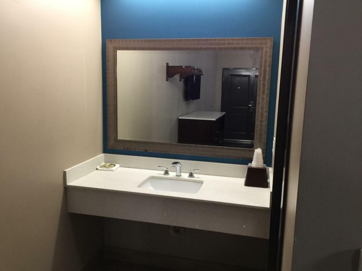 Crystal Palace Inn Maywood Εξωτερικό φωτογραφία
